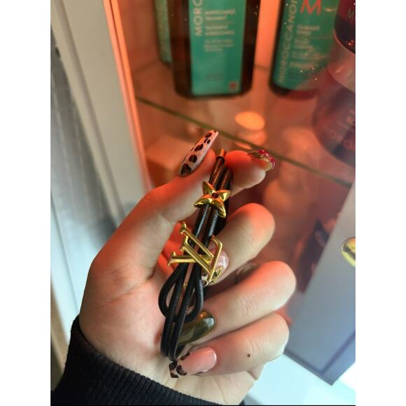 Authentic LOUIS VUITTON Monogram Bracelet LV Bloom Bracelet M8142Z Black Leather - Picture 3 of 4